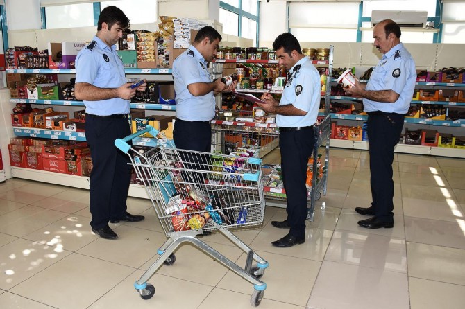 Hilvan'da marketlerde fiyat denetimi yapıldı