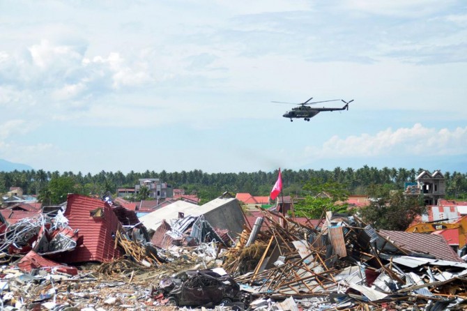 Death toll closes 2,000 in Indonesia's quake, tsunami