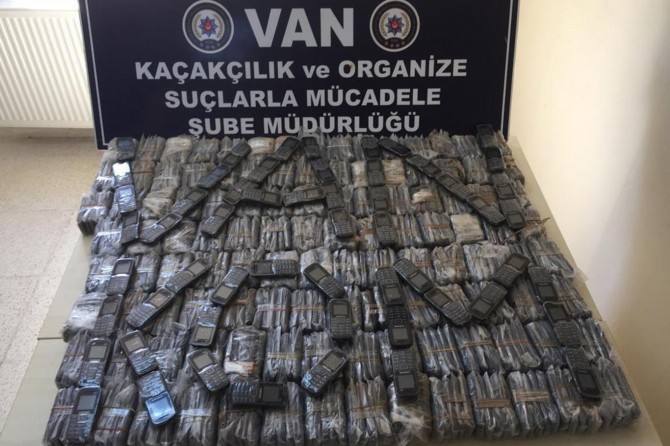Van’da 677 kaçak cep telefonu ele geçirildi
