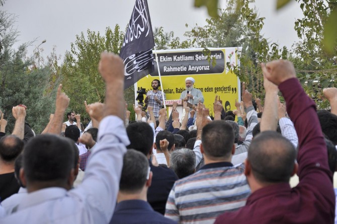 Yasin Börü and his friends commemorated upon their graves
