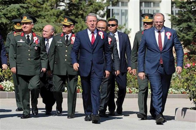 Milli Savunma Bakanı: Menbic'te ABD ile ortak eğitim başladı