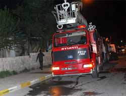 Gece Çıkan Yangın Mahalleliyi Korkuttu