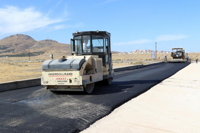 Hayvan pazarı alanı asfaltlandı