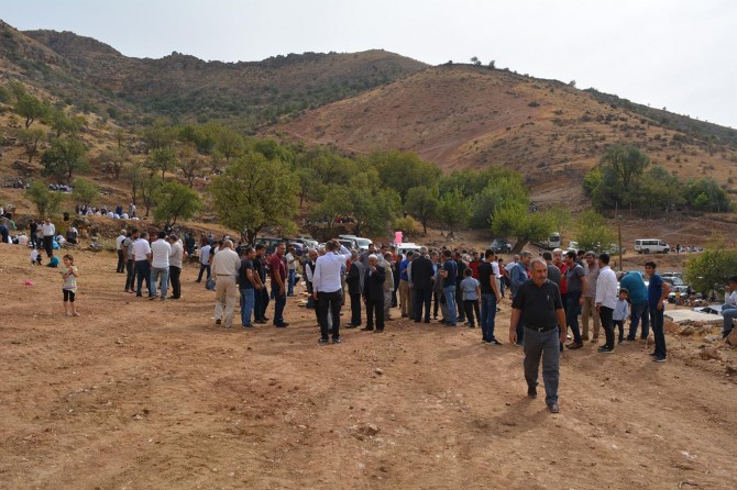 Yüzlerce kişi Şeyh Bubê Türbesi'ni ziyaret etti