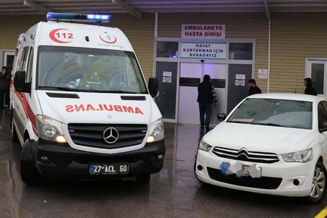 Gaziantep'te polisten kaçan şüphelilerin otomobille çarptığı çocuk yaralandı