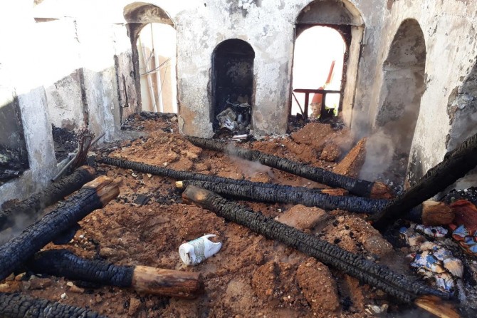 Evi yanan ailenin dramı yürek burkuyor
