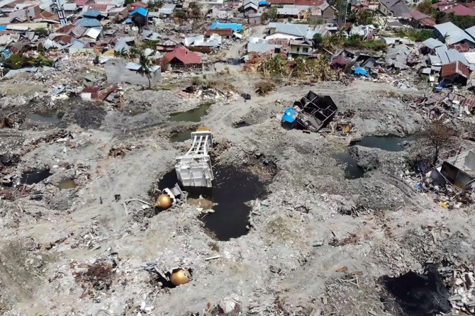 Endonezya’daki felaket havadan görüntülendi