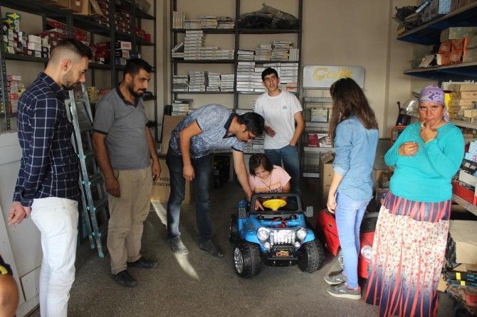 ​Şırnak Silopi'de engelli öğrenciler esnafı ziyaret etti
