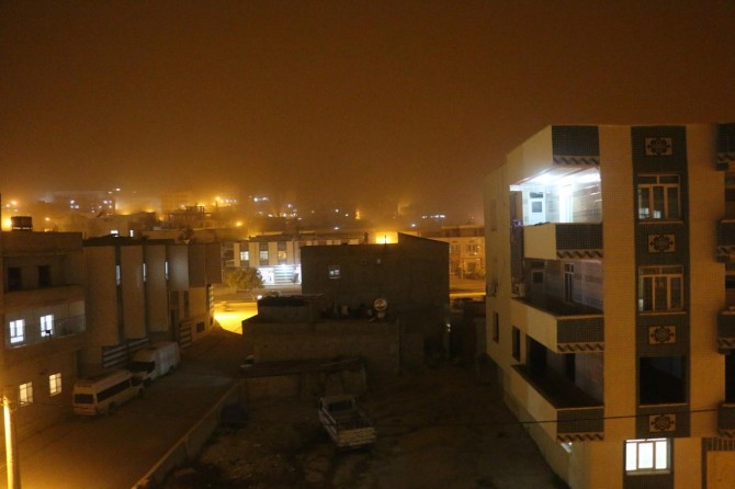 Şanlıurfa'nın üzerine toz bulutu çöktü