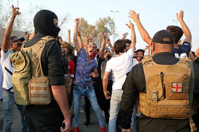 Hejmara kesên ku li Iraqê ji ava vexwarinê bi jehrê ketin derket 111 hezaran