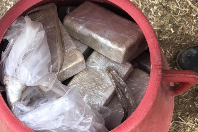 Van’da eroin ve kaçak sigara ele geçirildi