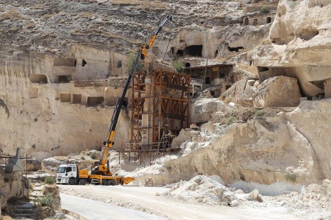 Hasankeyf’te 4’ncü tarihi eser bugün taşınıyor