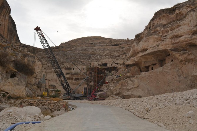 Hasankeyf’teki taşıma çalışmalarına ara verildi