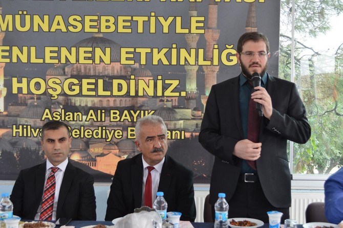 Aşkla ve şevkle gençlere ulaşmaya çalışmalıyız