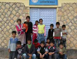 Öğretmenleri Kaçırılan Köylülerden PKK'ye Tepki! (Video)