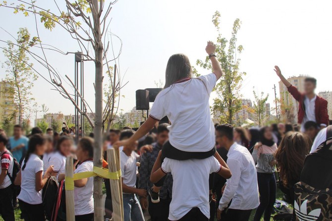 Gençlik festivalindeki görüntüler "dindar nesil" söylemlerini gölgede bıraktı