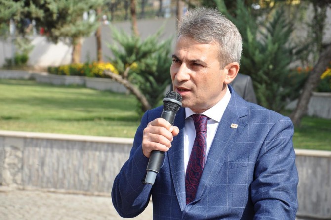 Muhtarlar vatandaşla devlet arasında köprü işlevini yürütendir