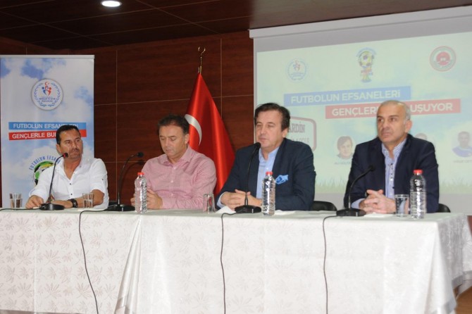 Futbolun ünlüleri hükümlülerle buluştu