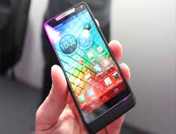 Motorola Razr i Intel 2GHz İşlemcili İlk Telefon İnceleme