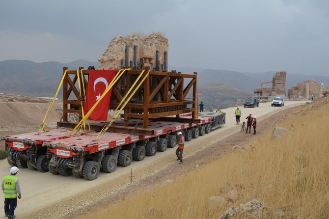​Hasankeyf Kalesi Orta Kapısı’nın taşıma işlemleri tamamlandı