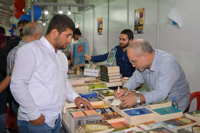 Kitap okumak öngörüsü artmış bir nesil oluşturacaktır