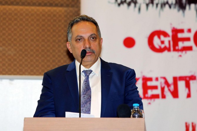 Depremle yaşamayı öğrenmek zorundayız