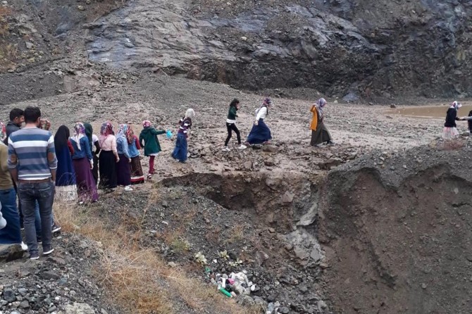 ​Şiddetli yağışlar karayolunun çökmesine neden oldu
