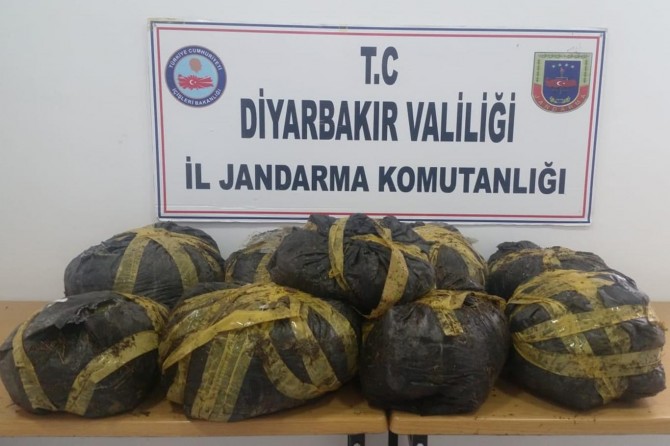 Diyarbakır'da esrar ele geçirildi: 2 gözaltı