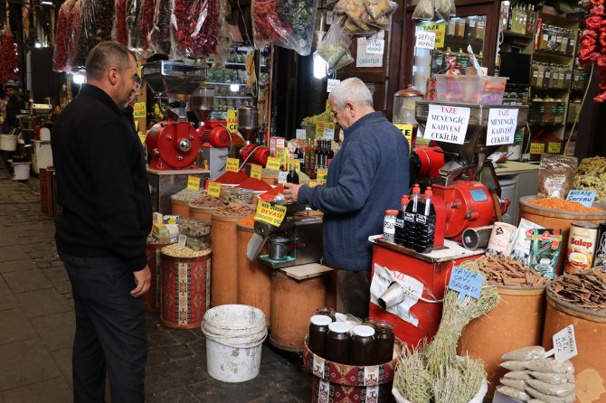 ​Soğuk hava ile birlikte aktarlarda yoğunluk başladı