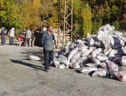 Bitlis'te Kömür Dağıtımı Devam Ediyor