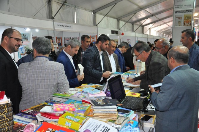 ​Gelişen toplumlar için okuyan bir nesil yetiştirmek zorundayız