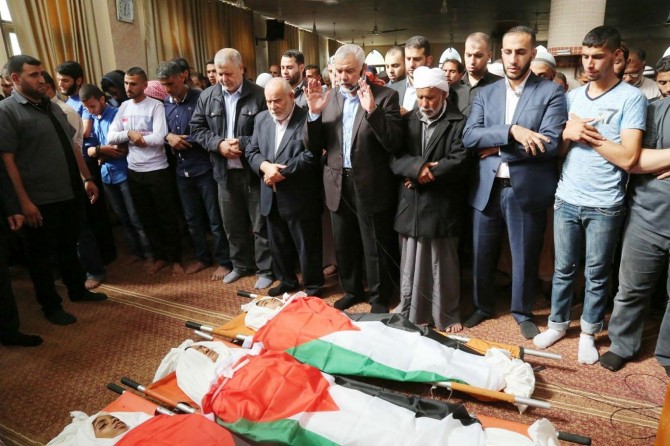 Gazze’nin küçük şehidleri son yolculuklarına uğurlandı