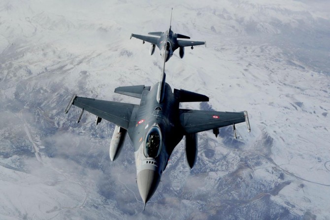 Hakurk bölesine hava harekatı