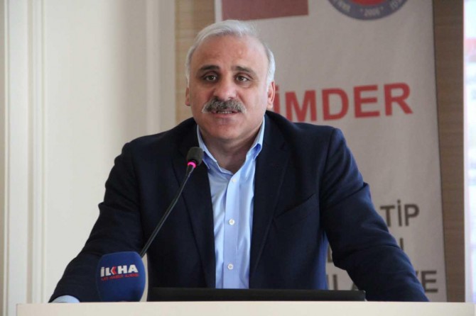 Seçmeli din derslerine yönelen öğrencilerimizin azlığını yadırgadım