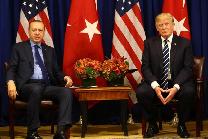 Erdogan û Trump derbarê Minbic û Îdlîbê de hevdîtin kirin