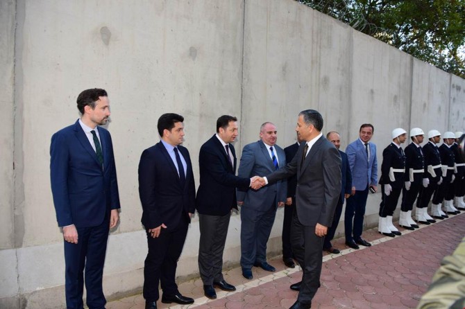 Vali Yerlikaya veda ziyaretlerini sürdürüyor