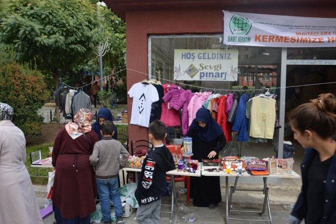 Siirt'te muhtaçlar yararına kermes düzenlendi