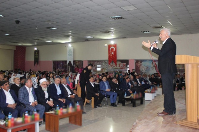 Peygamberimizin sünneti seniyyesini takip etmek zorundayız