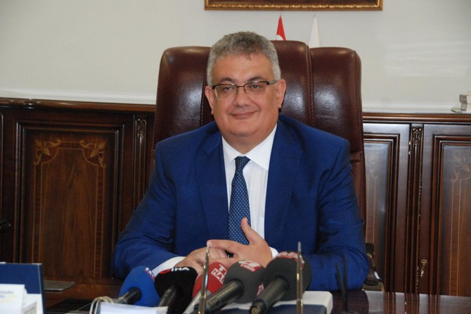 Vali Pekmez göreve başladı