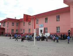 Okullardaki Seçmeli Kuran Dersi Birilerini Rahatsız Etti (Video)