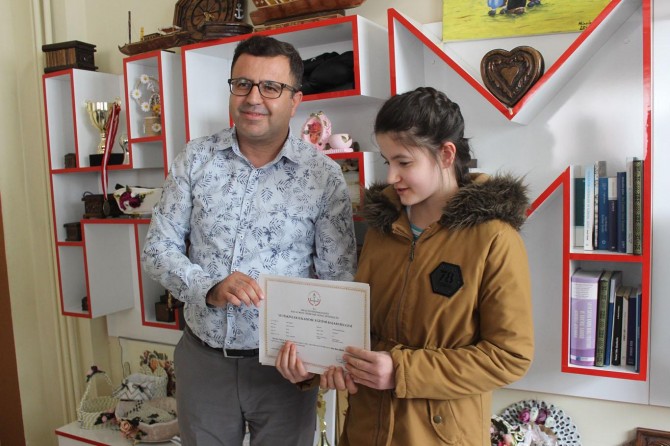 ​Silopi 'de görme engelliler okuma-yazma belgelerine kavuştu