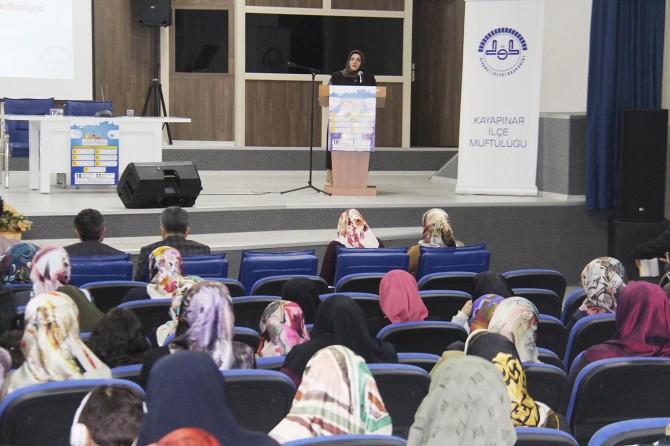 Gayret göstermezsek yuvamızda kendiliğinden huzur oluşmaz