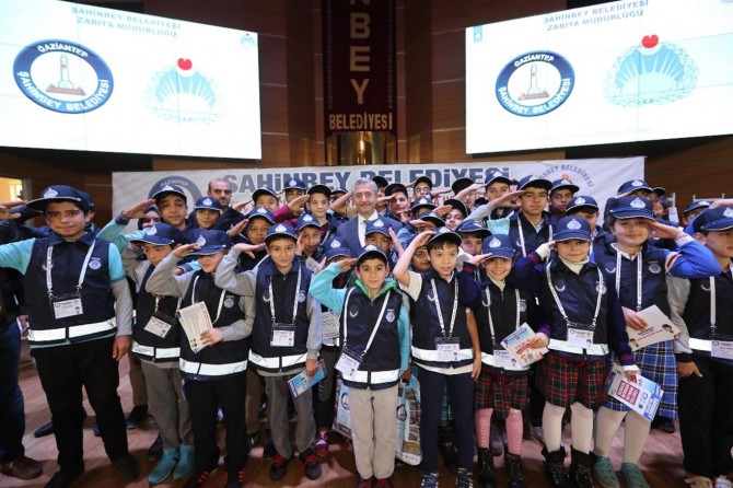 Okulları minik zabıtalar denetleyecek