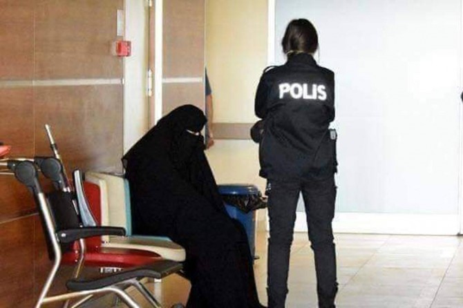 Ji girtina xwendekara ku got “Ataturk ne Îlah e” re bertek hat nîşandan