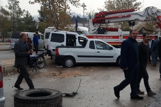 Gaziantep'te freni boşalan vinç 10 araca çarparak durabildi
