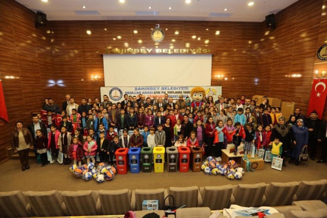 Gaziantep’te en çok atık pil toplayan okullar ve öğrenciler ödüllendirildi