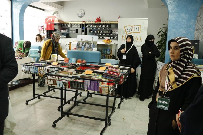 Sen oku Nepal aydınlansın