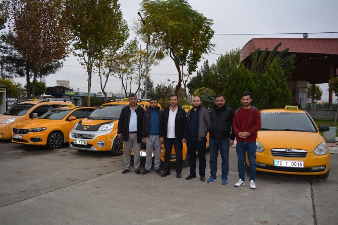 ​Batmanlı taksiciler: Belediyenin söz verdiği duraklar bir an önce yapılmalı