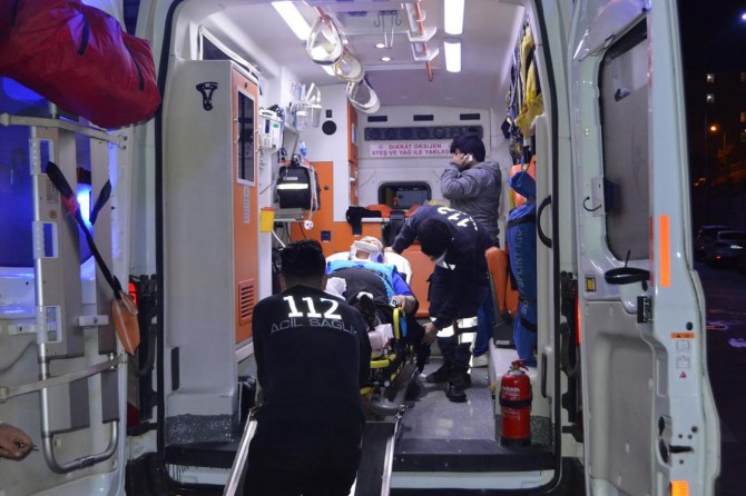 Siirt Baykan'da otomobil TIR'a arkadan çarptı: 1 ölü 3 yaralı