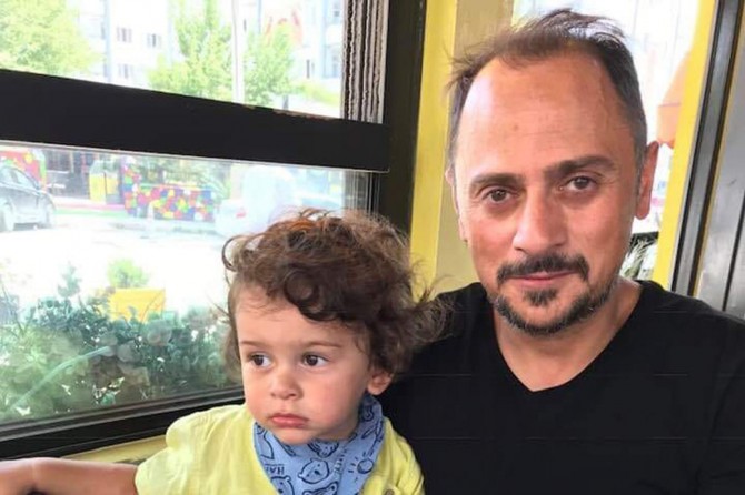 ​​Gaziantep Şahinbey'de refüje çarpan motosiklet sürücüsü hayatını kaybetti